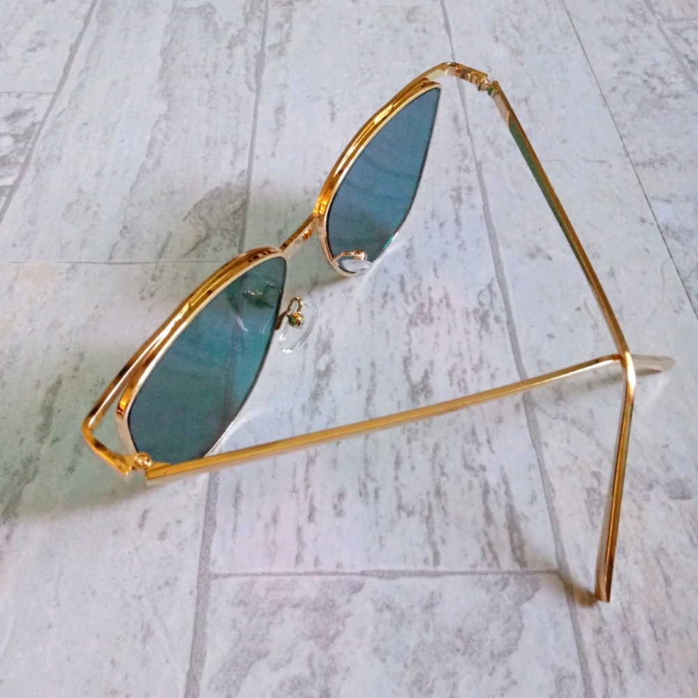 New Women's Fashion Polarized Sunglasses With UV Protection - Red Lenses - Picture 4 of 7